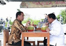 Jokowi Makan Bakso Bareng Prabowo Di Magelang